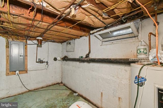 1113 W MILL ST, Quakertown, PA 18951