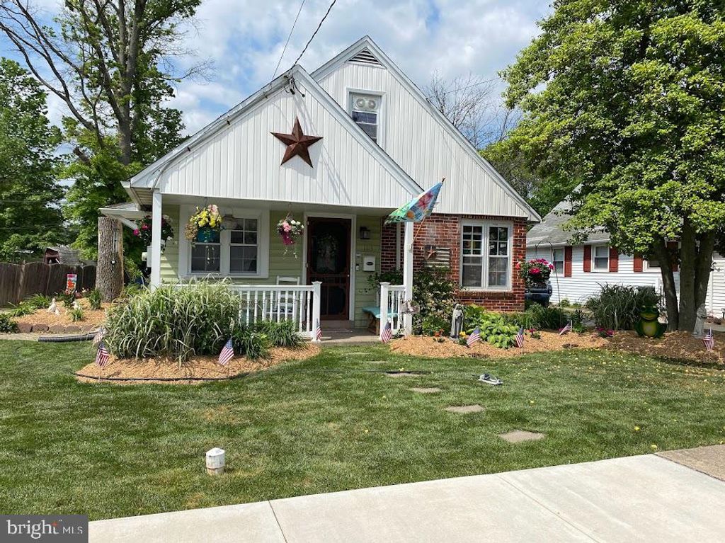 1113 W MILL ST, QUAKERTOWN, PA 18951 — exterior