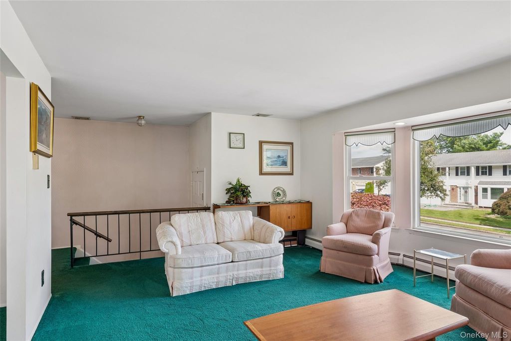 53 Carriage Road, Roslyn, NY 11576 — photo 5