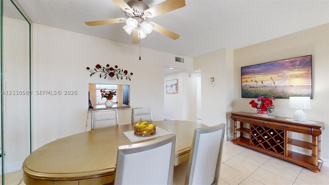 7877 Golf Cir Dr 304, Margate, FL 33063