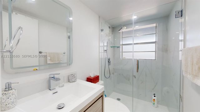 7877 Golf Cir Dr 304, Margate, FL 33063