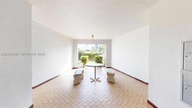 7877 Golf Cir Dr 304, Margate, FL 33063