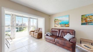7877 Golf Cir Dr 304, Margate, FL 33063