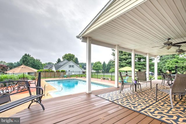 771 E OREGON RD, Lititz, PA 17543
