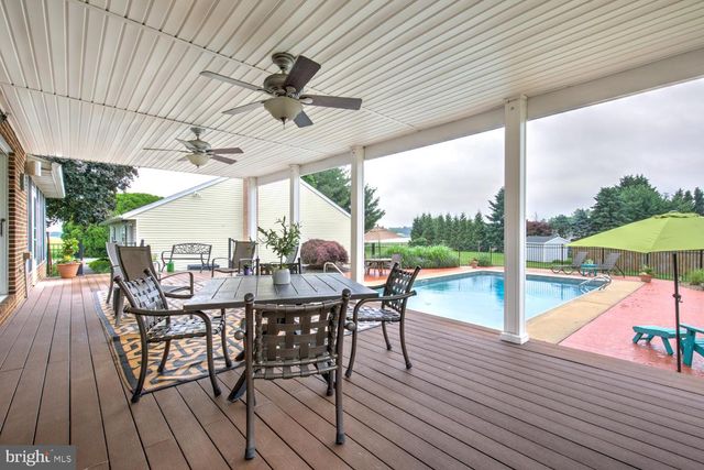 771 E OREGON RD, Lititz, PA 17543
