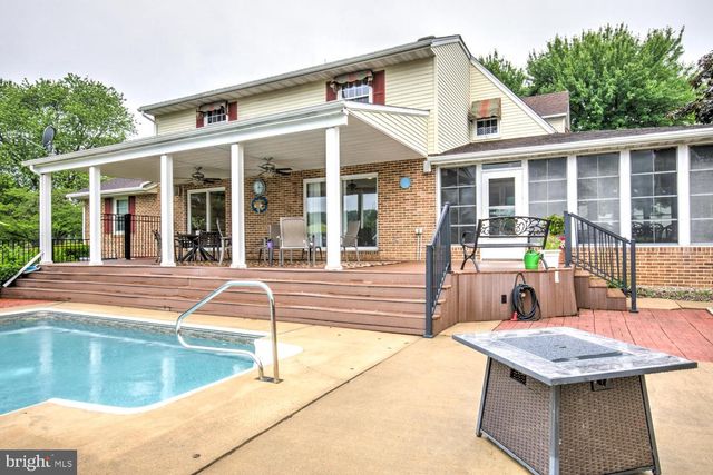 771 E OREGON RD, Lititz, PA 17543