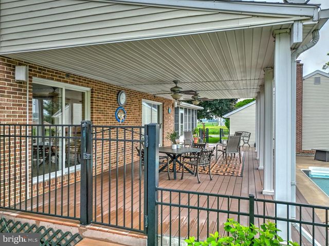 771 E OREGON RD, Lititz, PA 17543