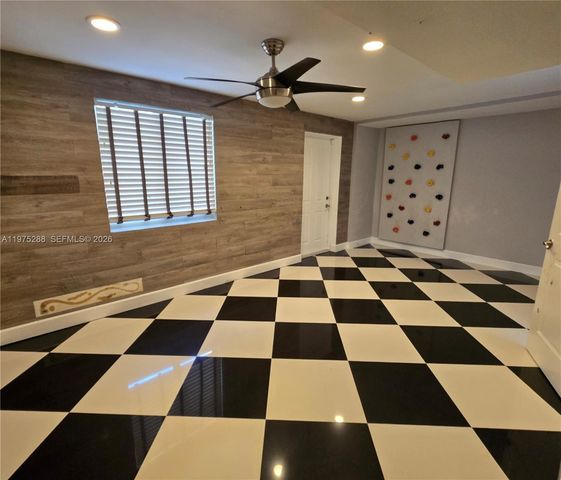 740 Conch Shell Pl, Plantation, FL 33324