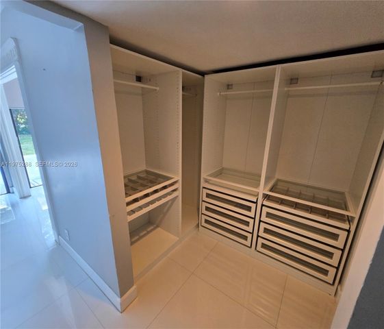 740 Conch Shell Pl, Plantation, FL 33324