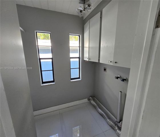 740 Conch Shell Pl, Plantation, FL 33324