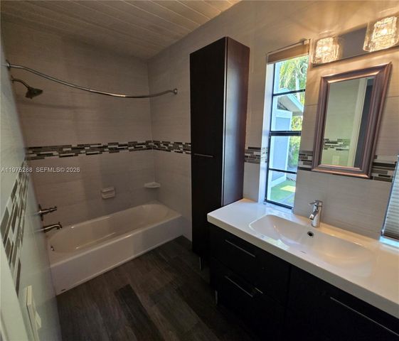 740 Conch Shell Pl, Plantation, FL 33324