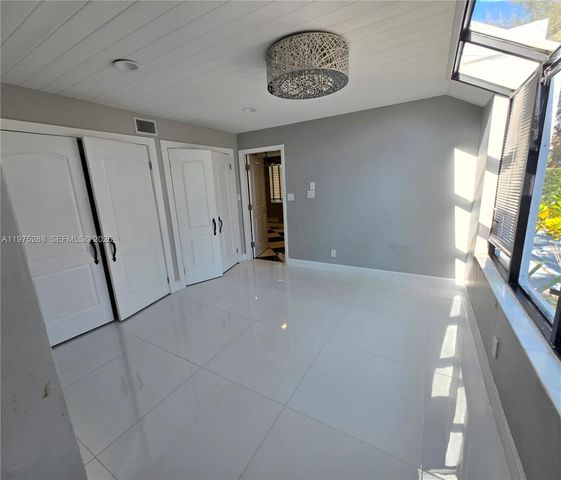 740 Conch Shell Pl, Plantation, FL 33324