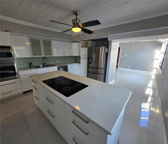 740 Conch Shell Pl, Plantation, FL 33324