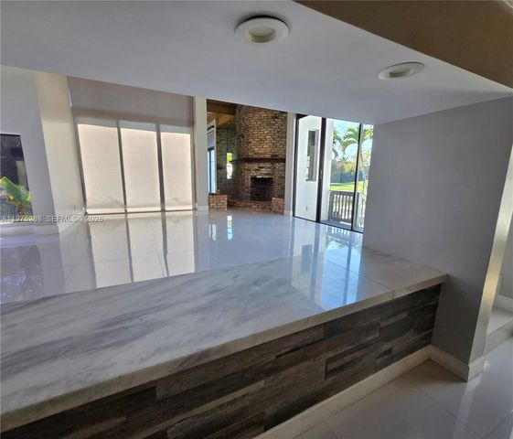 740 Conch Shell Pl, Plantation, FL 33324