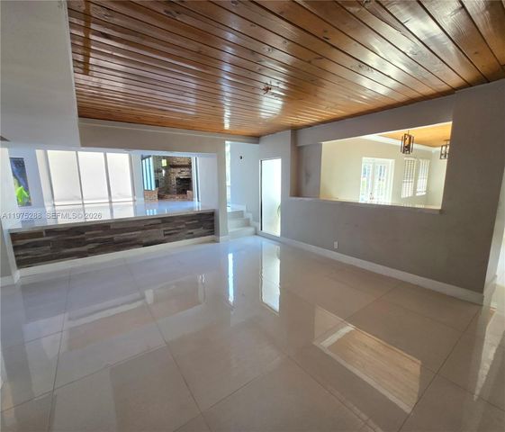 740 Conch Shell Pl, Plantation, FL 33324