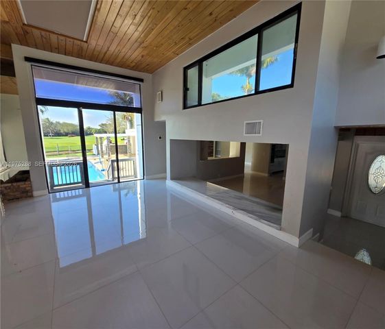 740 Conch Shell Pl, Plantation, FL 33324