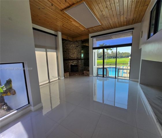 740 Conch Shell Pl, Plantation, FL 33324