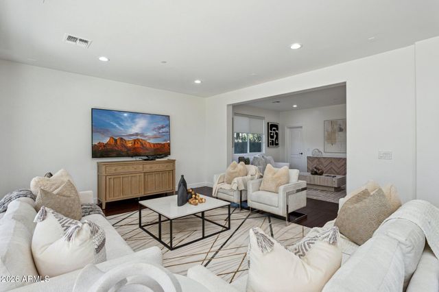 3346 N 34TH Street, Phoenix, AZ 85018