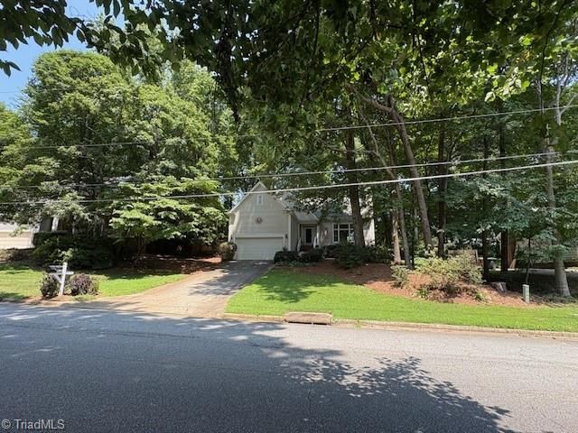 4612 Country Woods Lane, Greensboro, NC 27410