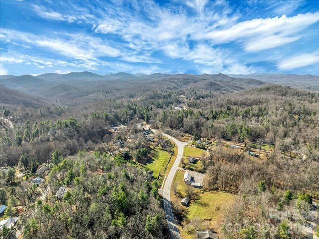 283 Ozone Drive, Saluda, NC 28773