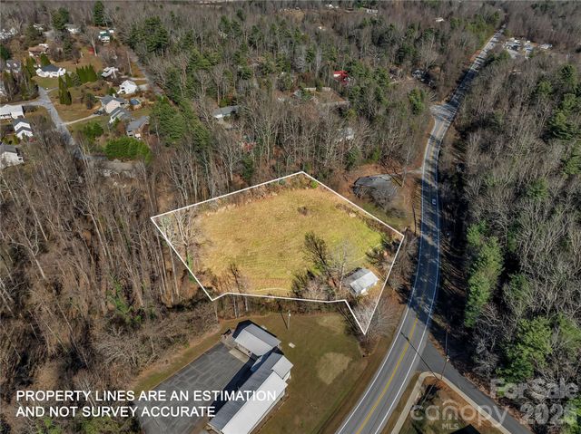283 Ozone Drive, Saluda, NC 28773
