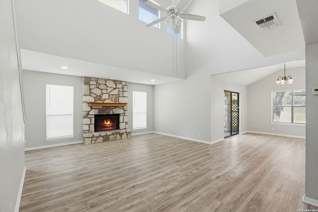 402 Thetford, San Antonio, TX 78254