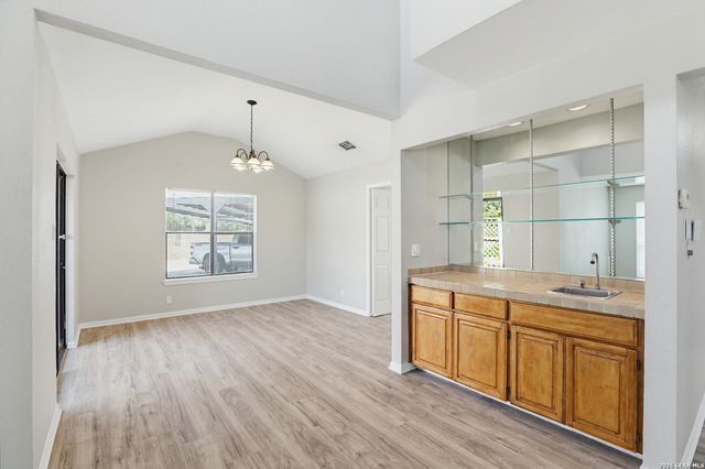 402 Thetford, San Antonio, TX 78254