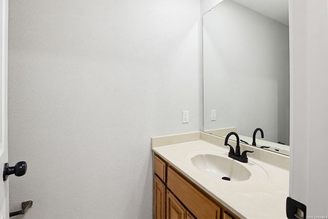 402 Thetford, San Antonio, TX 78254