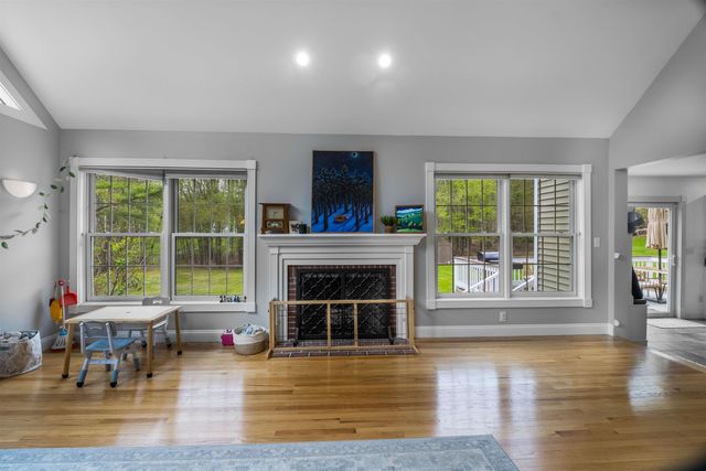 278 Long Hill Road, Dover, NH 03820