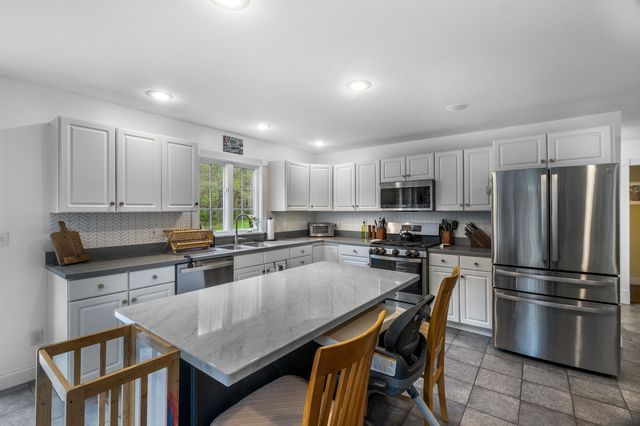 278 Long Hill Road, Dover, NH 03820