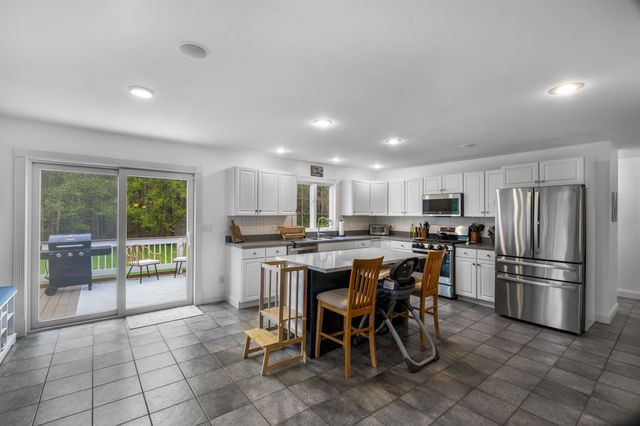 278 Long Hill Road, Dover, NH 03820