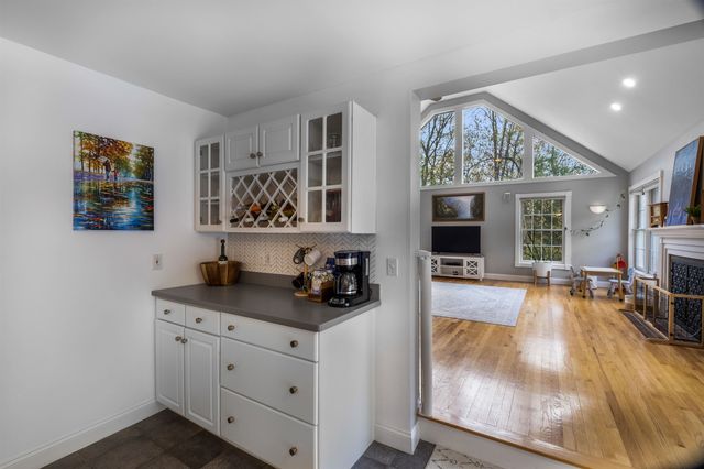 278 Long Hill Road, Dover, NH 03820