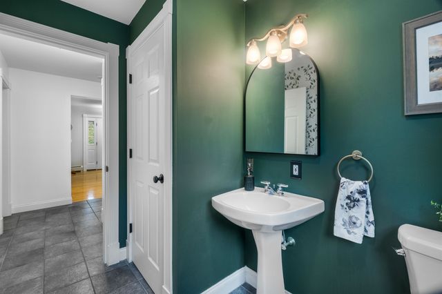 278 Long Hill Road, Dover, NH 03820