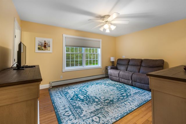 278 Long Hill Road, Dover, NH 03820