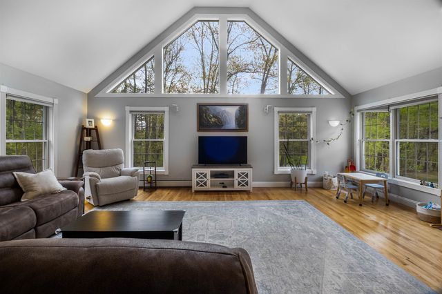 278 Long Hill Road, Dover, NH 03820