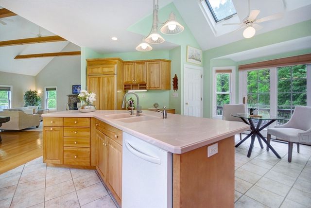 7 Proctor St, Acton, MA 01720