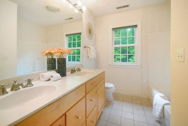 7 Proctor St, Acton, MA 01720