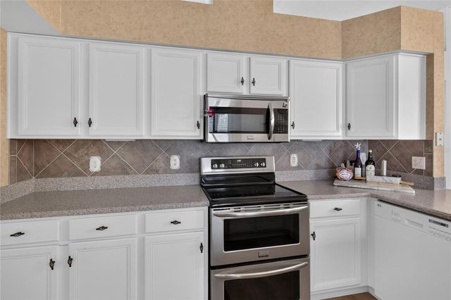 25102 MERIWEATHER ROAD, Leesburg, FL 34748