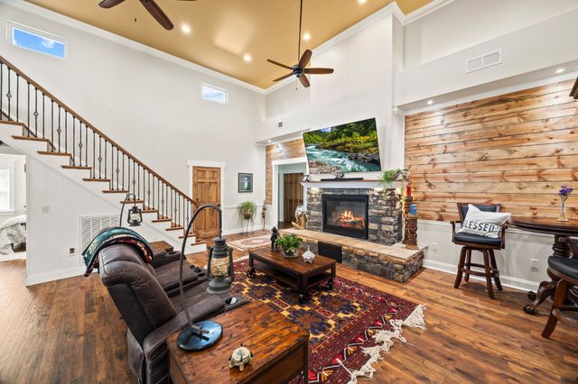 3358 Plateau Rd, Crossville, TN 38571