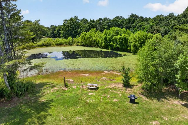 3358 Plateau Rd, Crossville, TN 38571