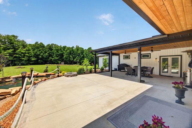 3358 Plateau Rd, Crossville, TN 38571