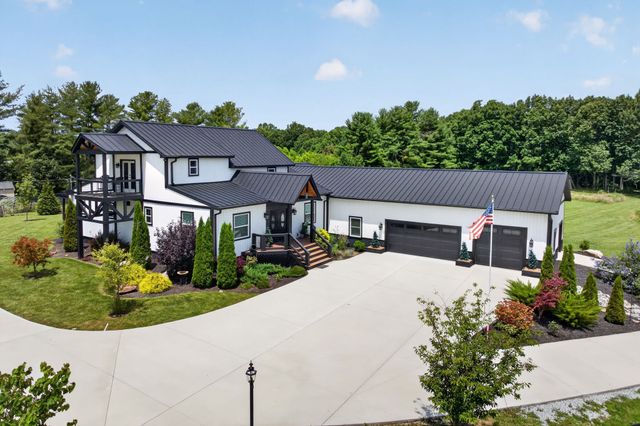 3358 Plateau Rd, Crossville, TN 38571