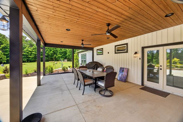 3358 Plateau Rd, Crossville, TN 38571