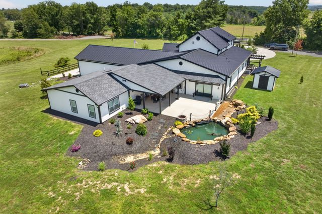 3358 Plateau Rd, Crossville, TN 38571
