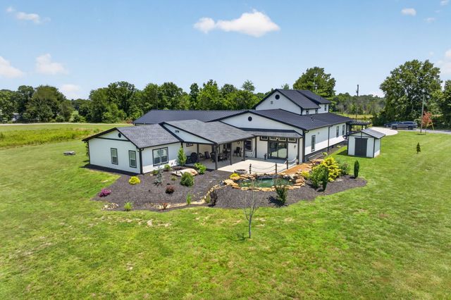 3358 Plateau Rd, Crossville, TN 38571