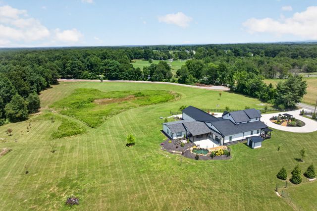 3358 Plateau Rd, Crossville, TN 38571
