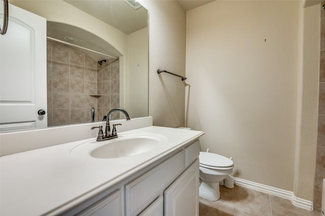 209 Florence Drive, Lewisville, TX 75056