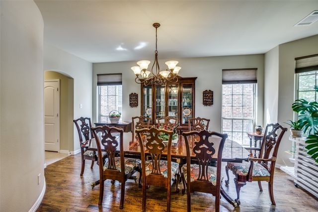 209 Florence Drive, Lewisville, TX 75056