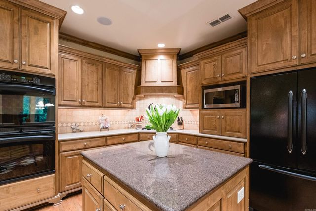 11 Wellington Parish Cove, Little Rock, AR 72211