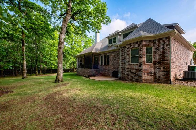11 Wellington Parish Cove, Little Rock, AR 72211